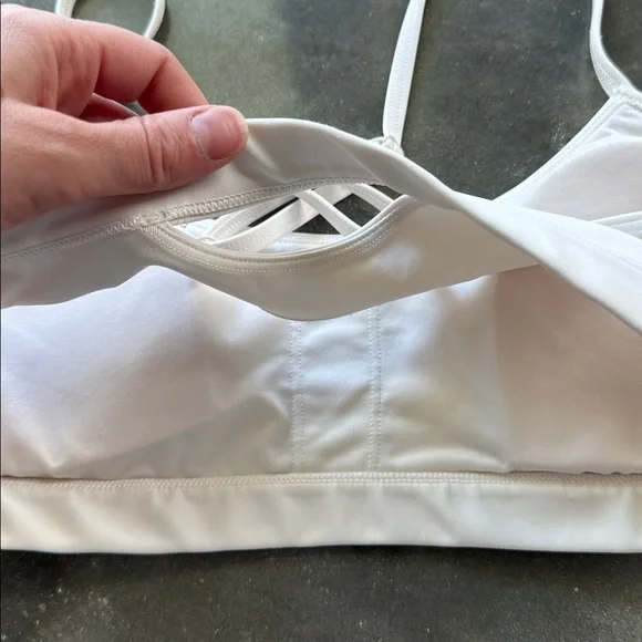 Alo Yoga Airlift Intrigue Bra - Picture 6 of 8